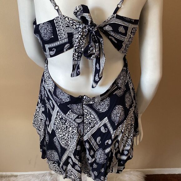 NWT Fashion Nova Paisley Desires Romper - Navy - Picture 12 of 15